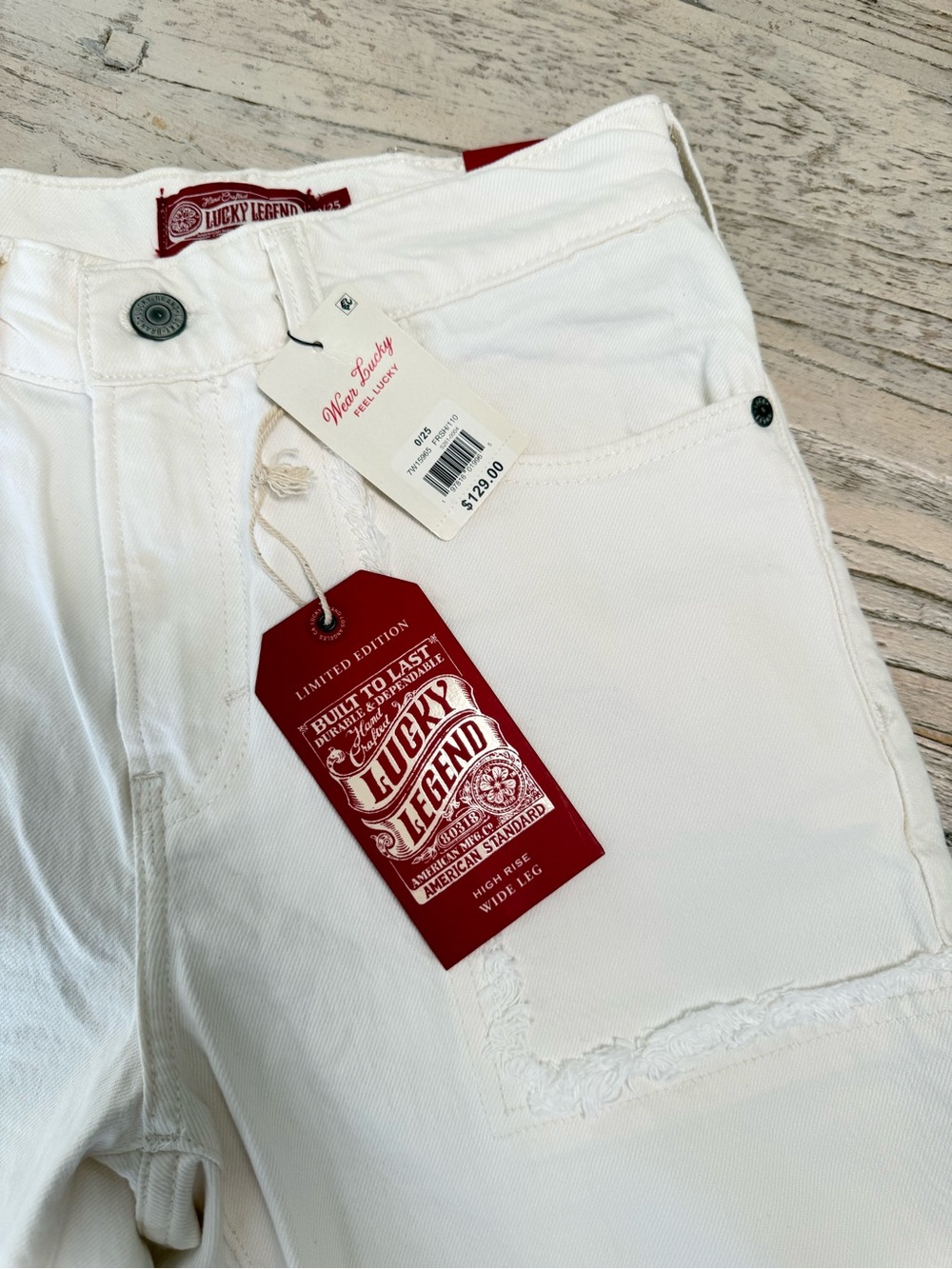 Lucky Brand Legend white High Rise Crop Jeans
New With Tags size 25 - Picture 9 of 13